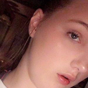 Meet your Posher, Avery